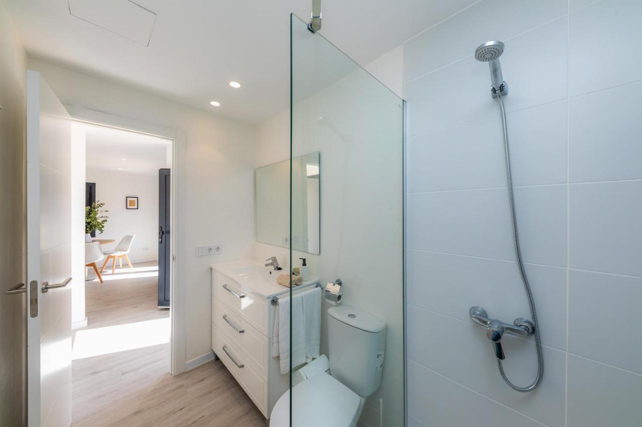 White 3 Apartment