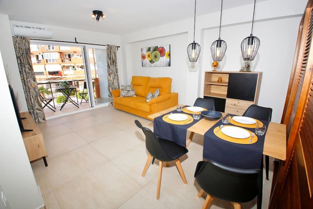 Apartamento Con Encanto En La Playa Del Arenal De *