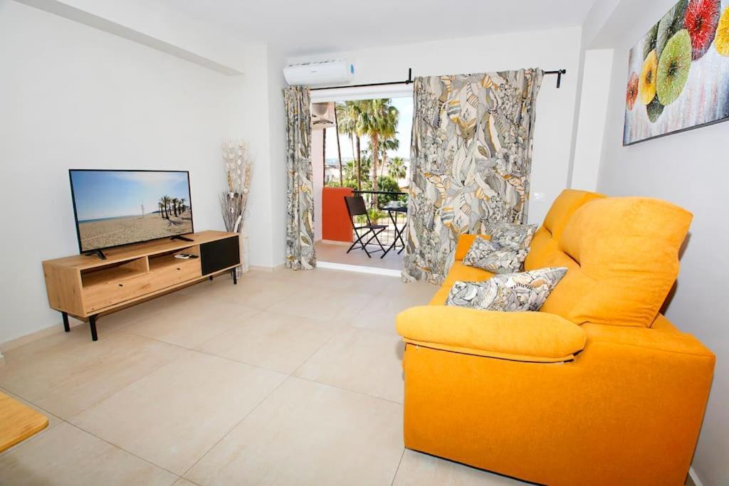 Apartamento Con Encanto En La Playa Del Arenal De Apartamento *