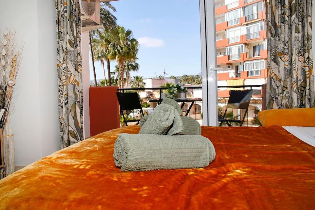 Apartamento Con Encanto En La Playa Del Arenal De Apartamento