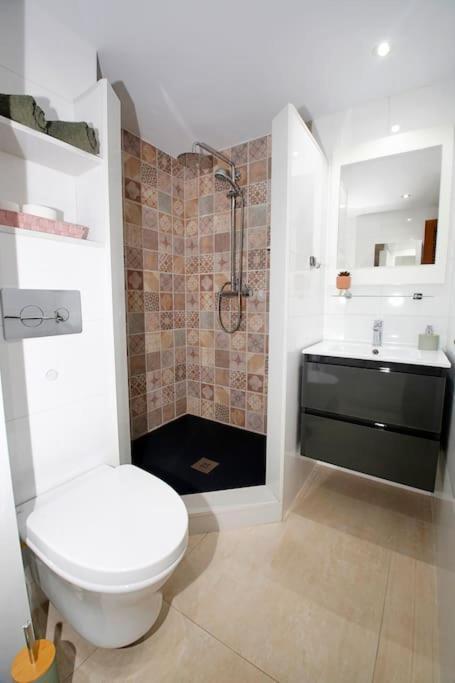Apartamento Con Encanto En La Playa Del Arenal De Apartamento *