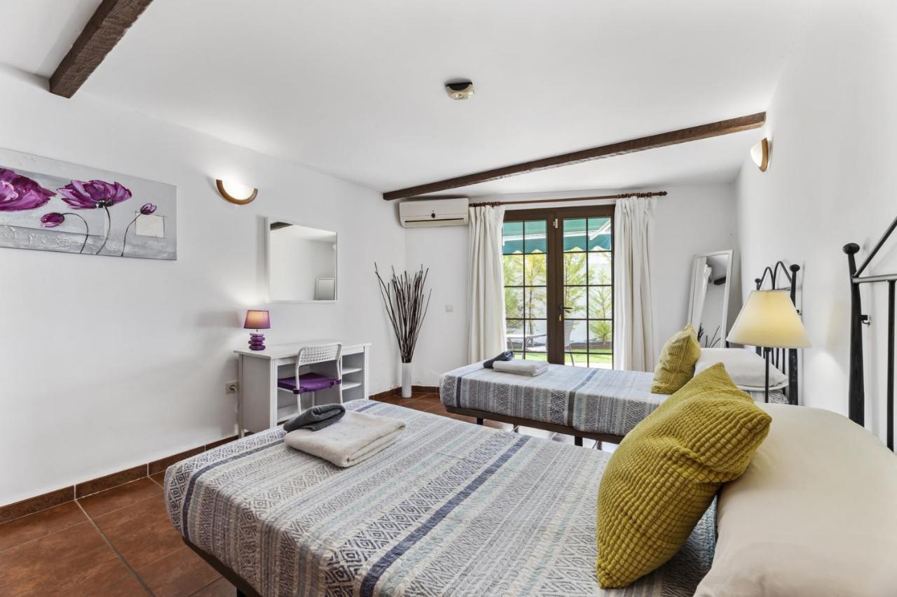 Josephine Villa Tias