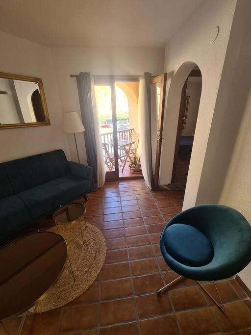 En Lujoso Puerto Deportivo Apartamento