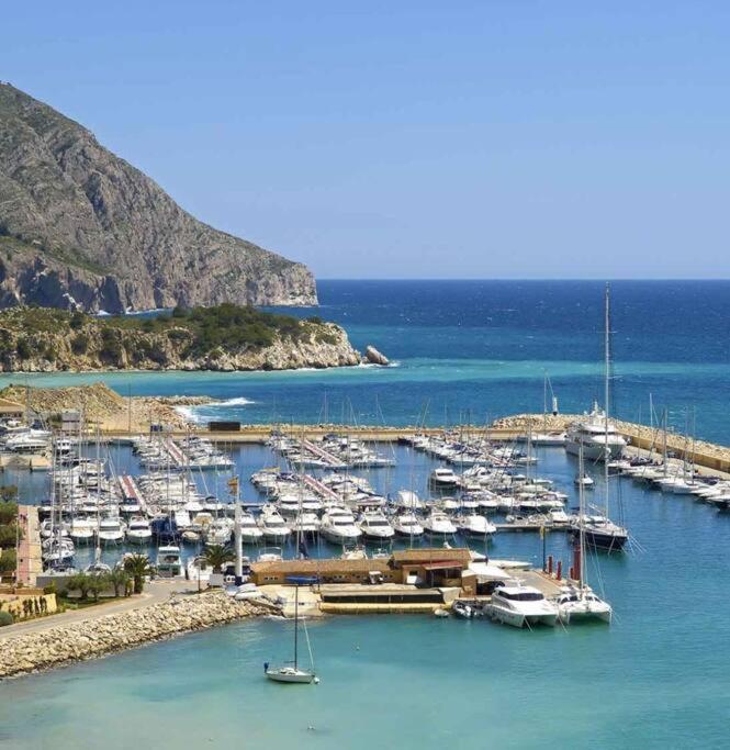 En Lujoso Puerto Deportivo Altea