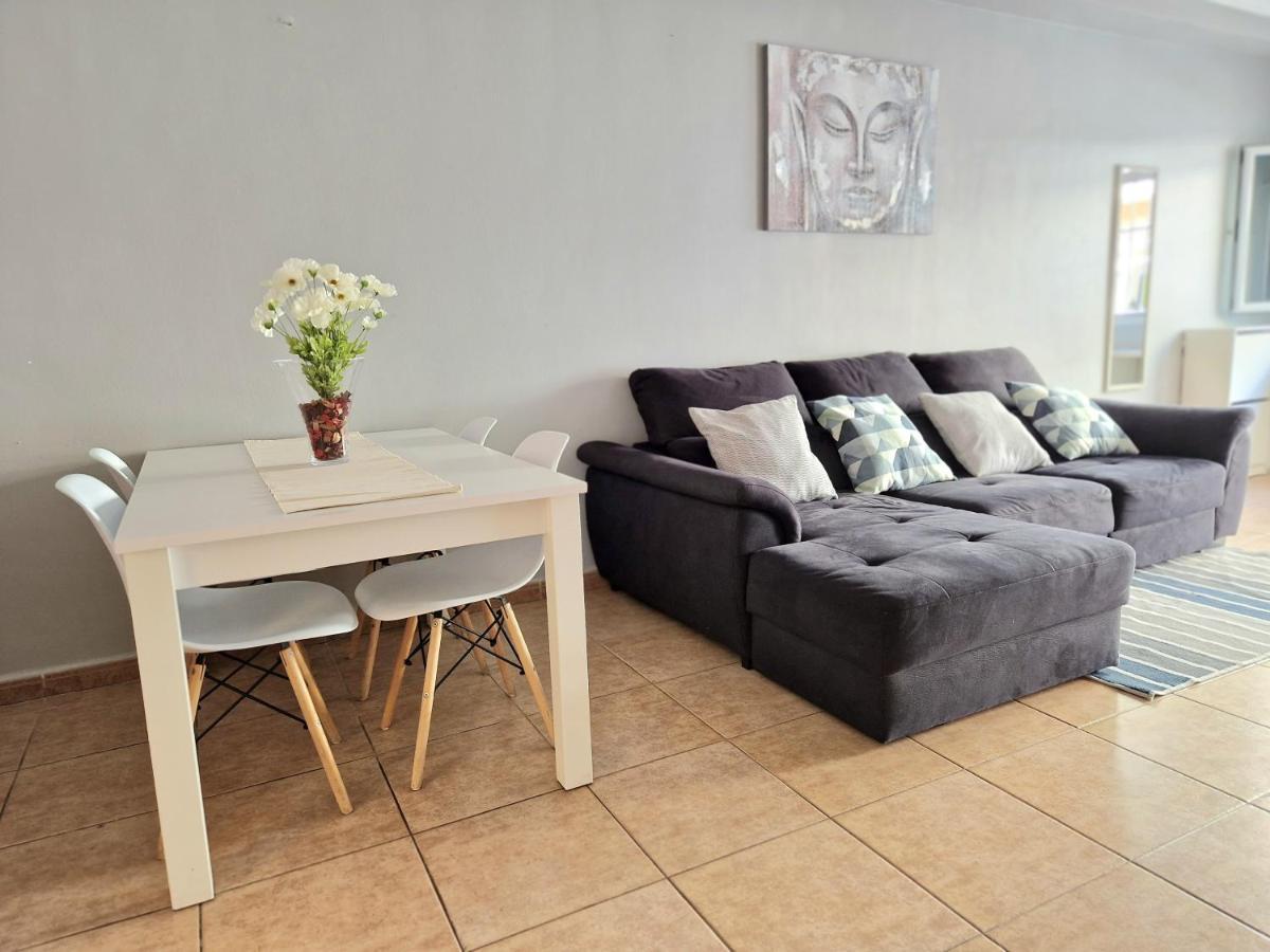 Сasa de vacaciones Spacious Chalet Next To The Sea - Airport