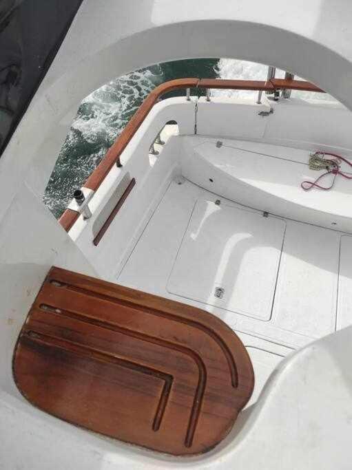Hotel en barco Boat Cardeli