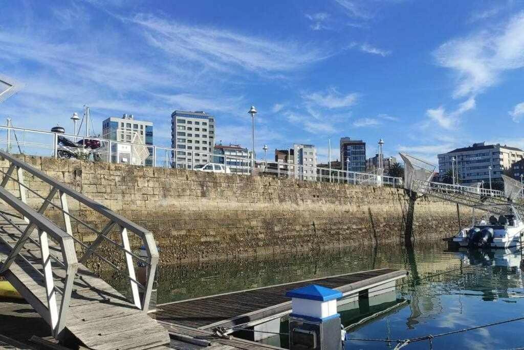 Hotel en barco Boat Cardeli Gijón