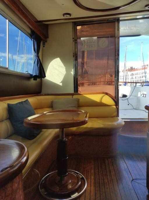 Hotel en barco Boat Cardeli