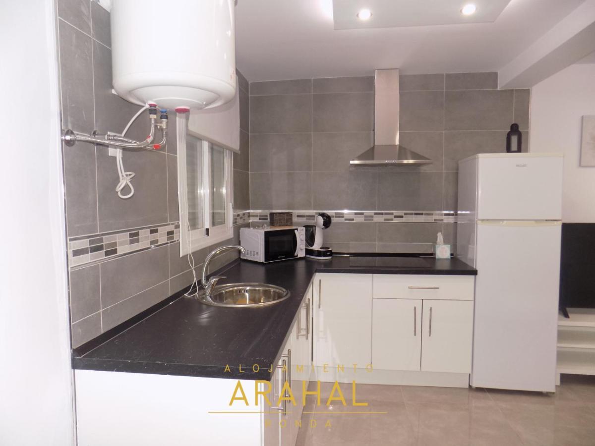 Arahal - *