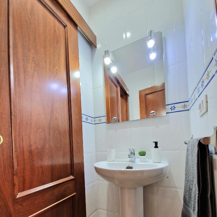 Spacious Chalet Next To The Sea - Airport