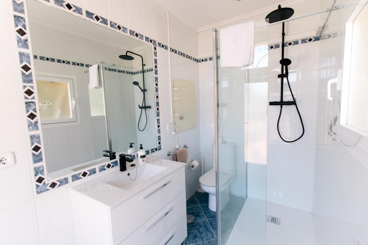 Reyets 4 Bed 3 Bath Private Pool Villa *