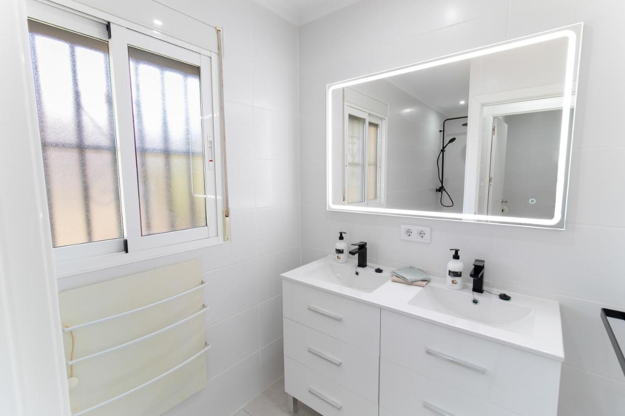 Reyets 4 Bed 3 Bath Private Pool