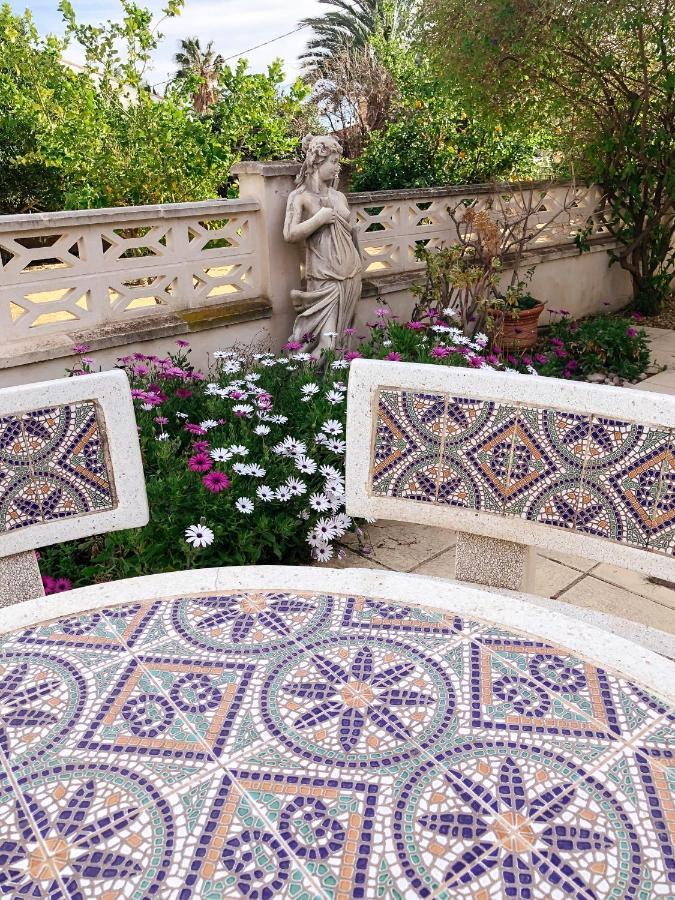 Reyets 4 Bed 3 Bath Private Pool Villa *