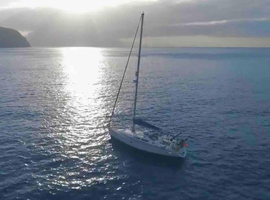 Botel Brego, Velero
