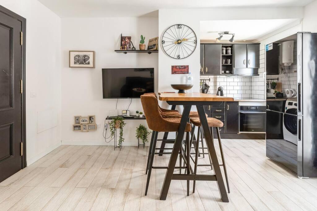 & Center Apartment