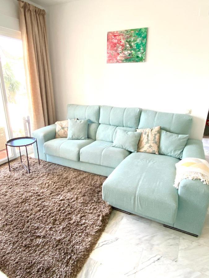 Modern Townhouse 7 Mins Walk From The And 15 Mins From Port Manilva