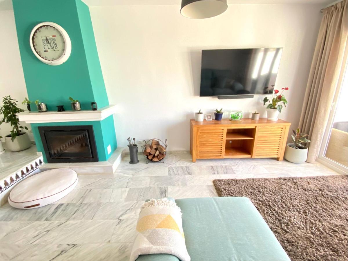 Modern Townhouse 7 Mins Walk From The And 15 Mins From Port Manilva