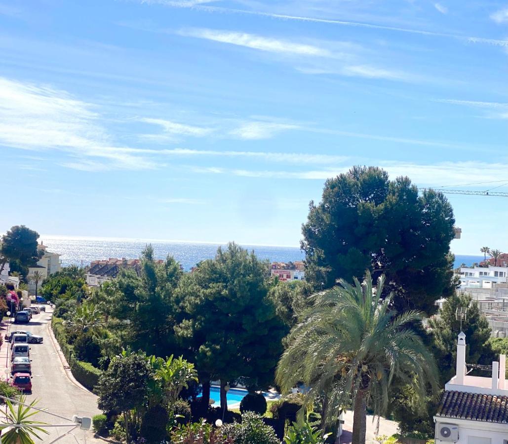 Сasa de vacaciones Modern Townhouse 7 Mins Walk From The And 15 Mins From Port Manilva