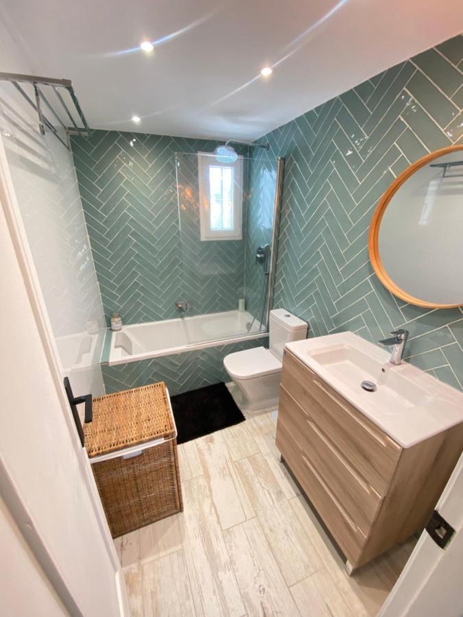 Modern Townhouse 7 Mins Walk From The And 15 Mins From Port Сasa de vacaciones Manilva