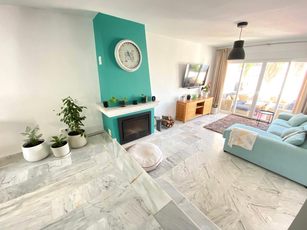 Modern Townhouse 7 Mins Walk From The And 15 Mins From Port Сasa de vacaciones