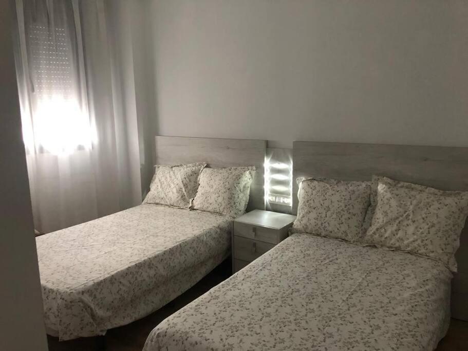 En Granada De Nueva Construccion Con A/c Y Wifi Apartamento