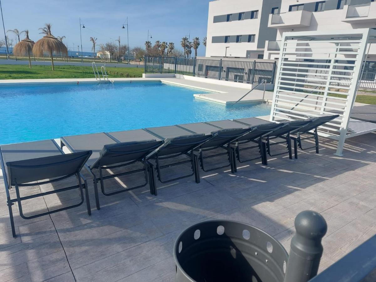 Apartment Valle-niza: Beachfront Retreat In Velez-malaga Malaga