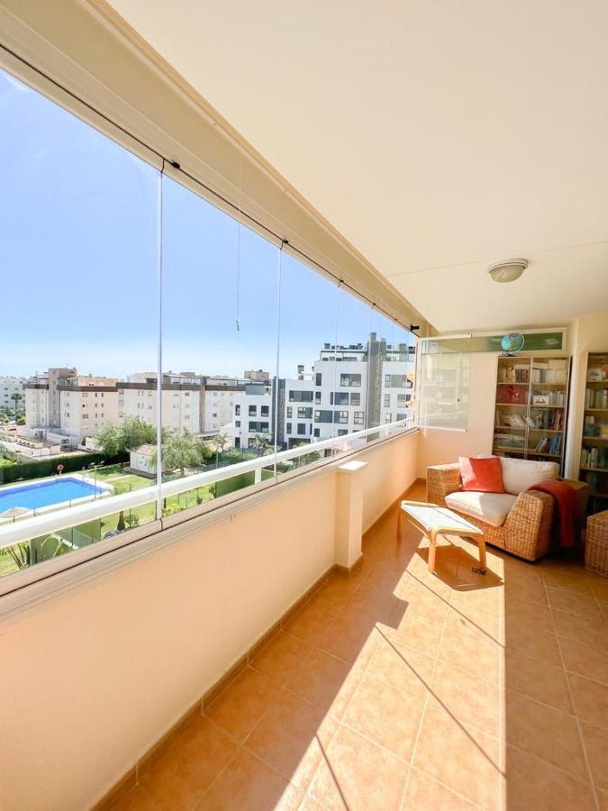 Apartment Bright With Terrace, Pool And