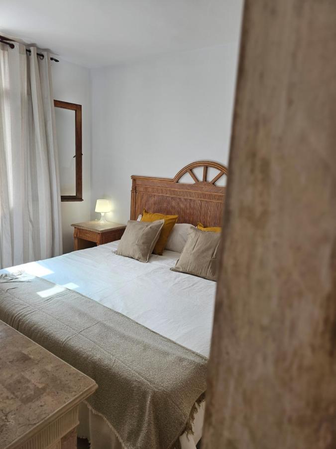 Holidays & Pool ,aircond , Americas Apartamento