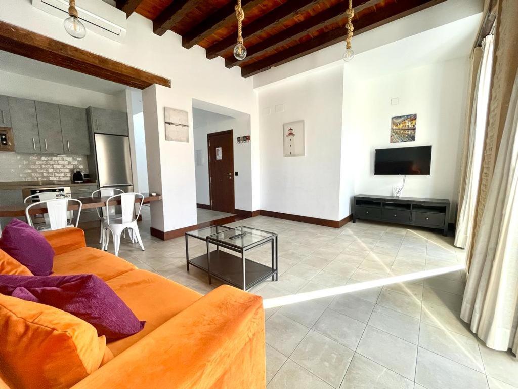 Apartment Eva Recommends Triana