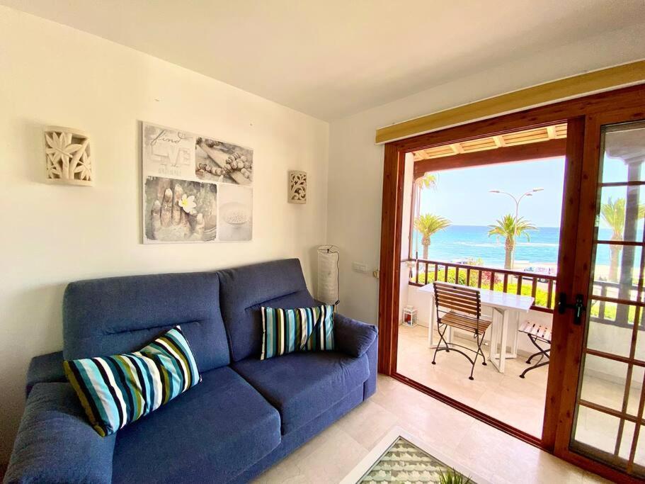 Apartamento Beautiful Beach-front Retreat In El Beril *