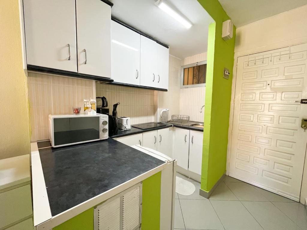 Lovely Near Airport Apartment Torremuelle