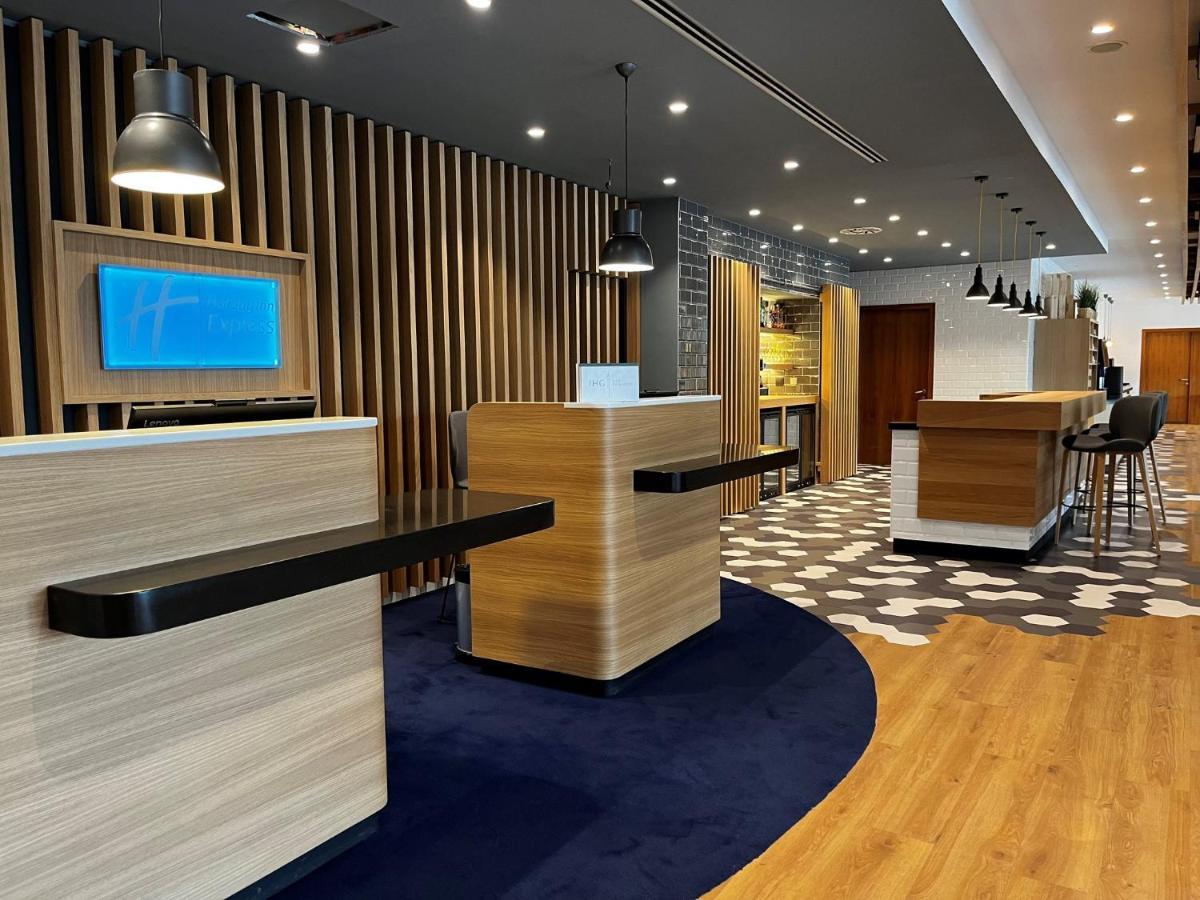 Hotel Express Bilbao Airport By Ihg 3*