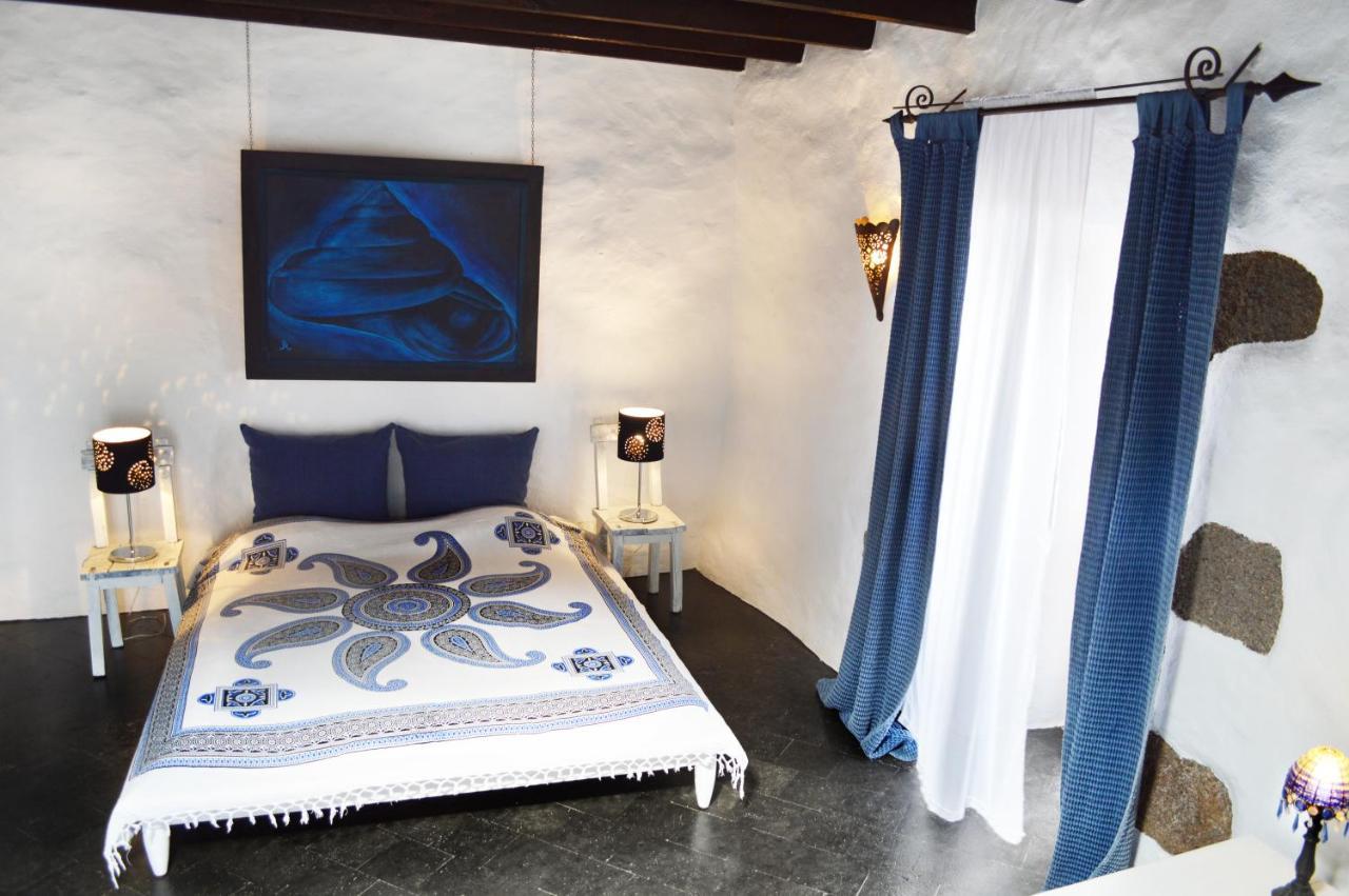 Apartment Stylish Getaway With Secluded Patio In Lava