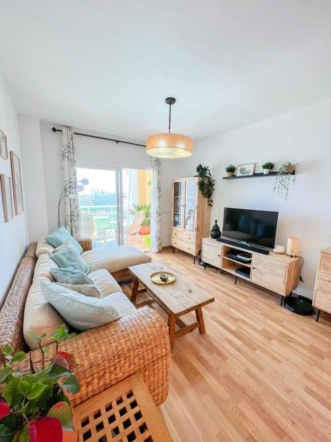 Bright With Terrace, Pool And Apartment Torremolinos