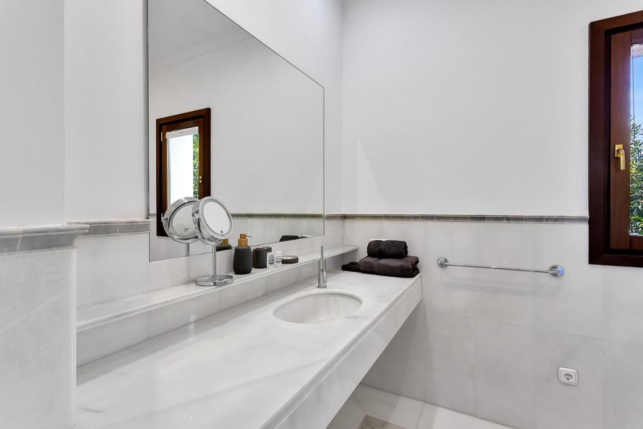 Yolo Spaces - Sotogrande - White House
