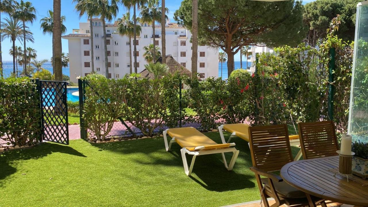 Mi Capricho, Beachfront, Grownfloor, Private Garden & Terrace Sitio de Calahonda