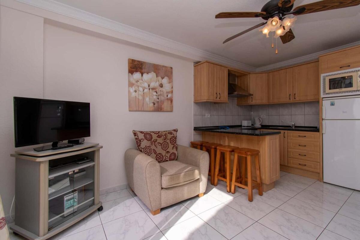 Los Diamantes 2 Bed Apartment Los Cristianos (Tenerife)