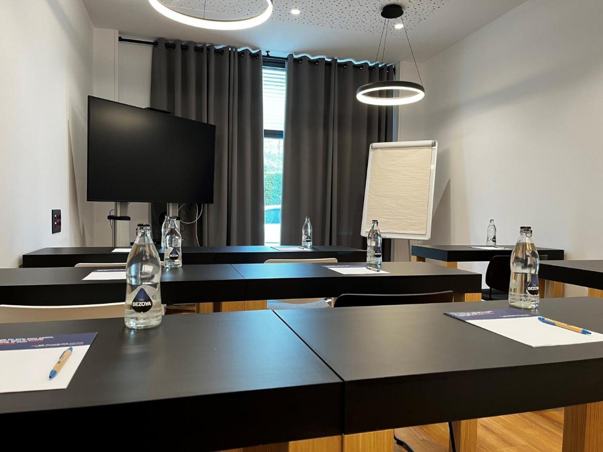 Hotel Express Bilbao Airport By Ihg Derio