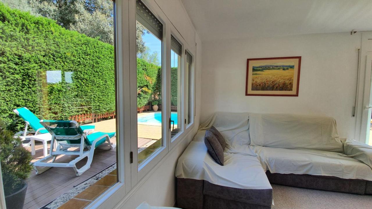 Holiday home Carles Piscina