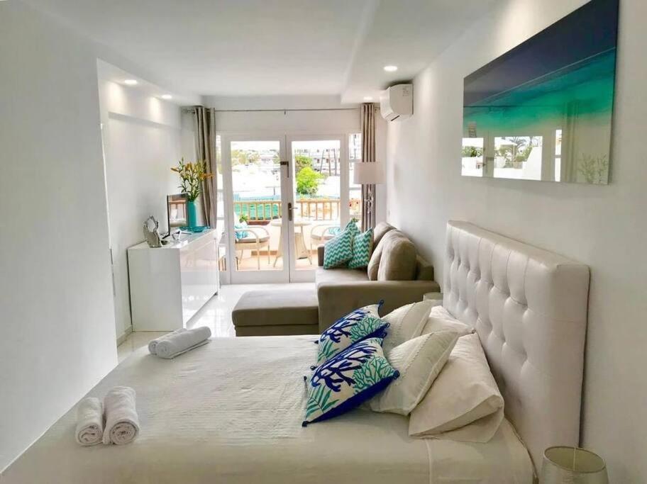 Costa Adeje Modern Studio, Close To The