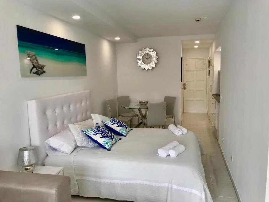 Costa Adeje Modern Studio, Close To The