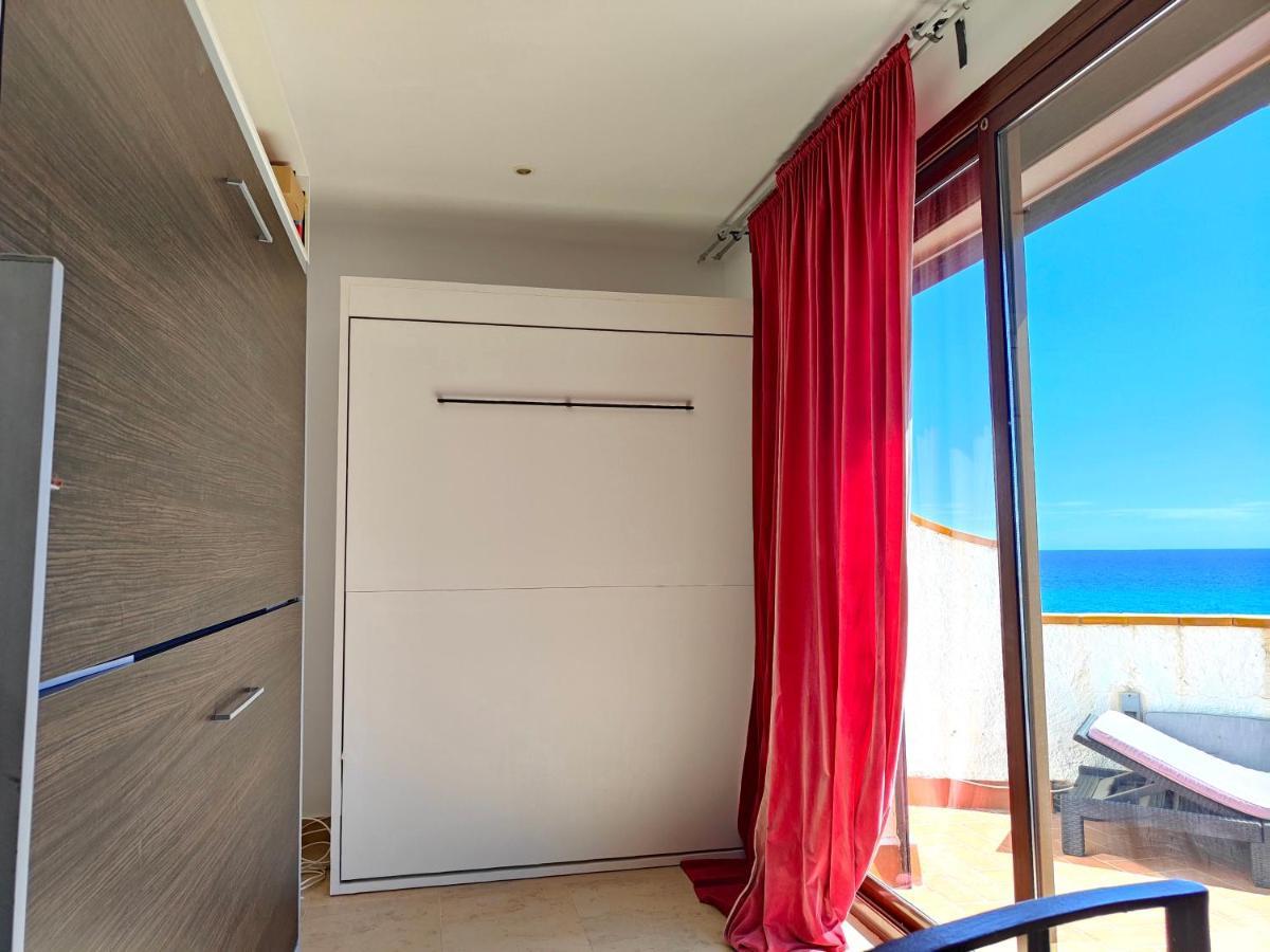 Balcony Pool & Seaside Apartment