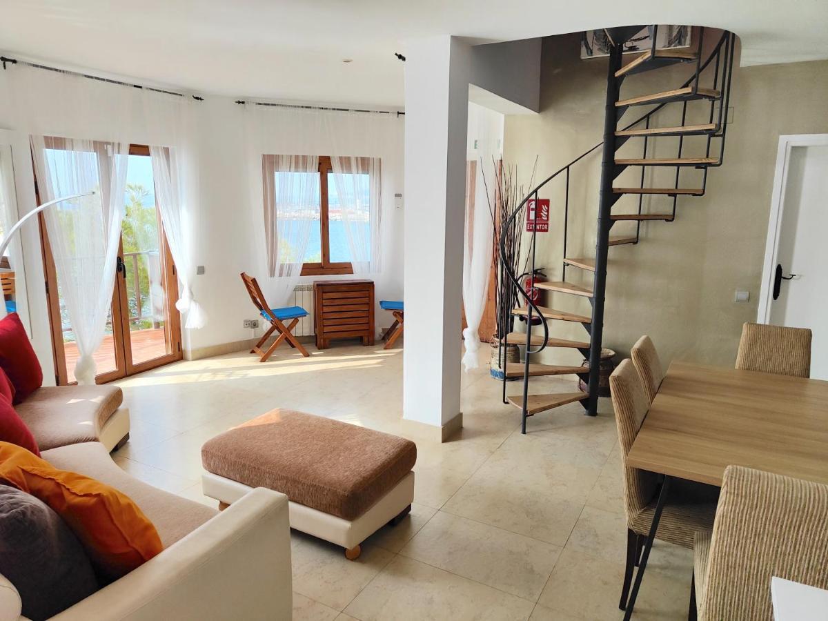 Balcony Pool & Seaside