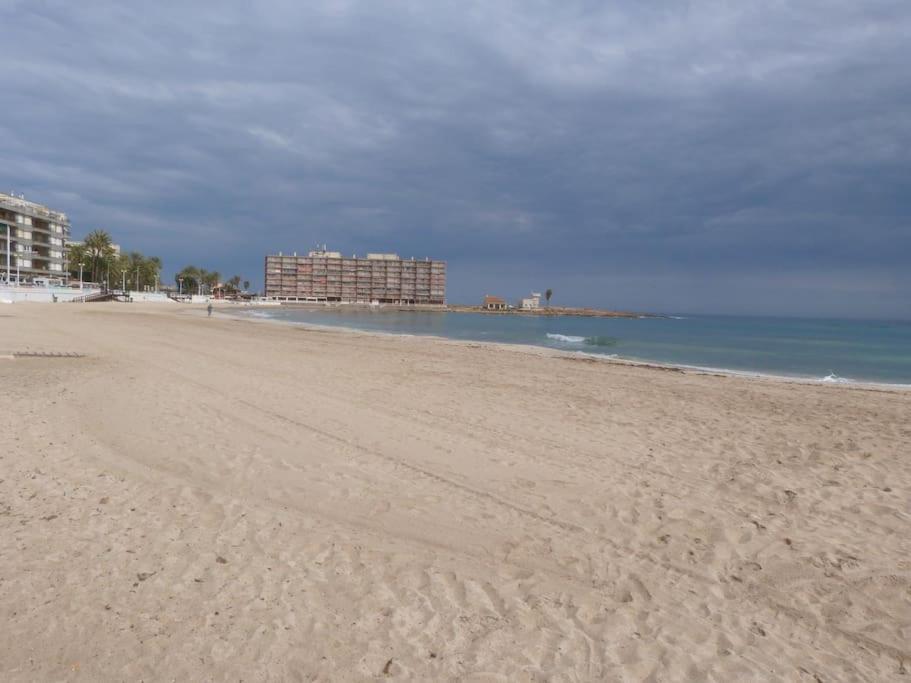 Modern In Torrevjea 200m From The Loccos Torrevieja
