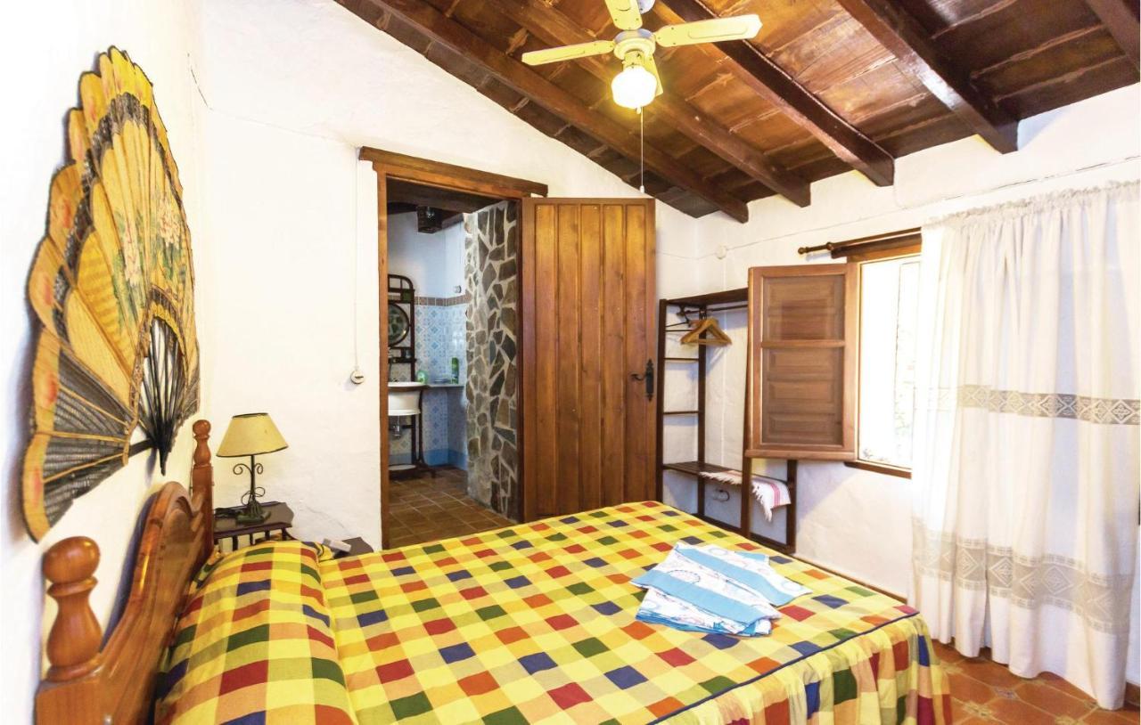 Beautiful Home In Totaln With 6 Bedrooms And Outdoor Swimming Pool Olias