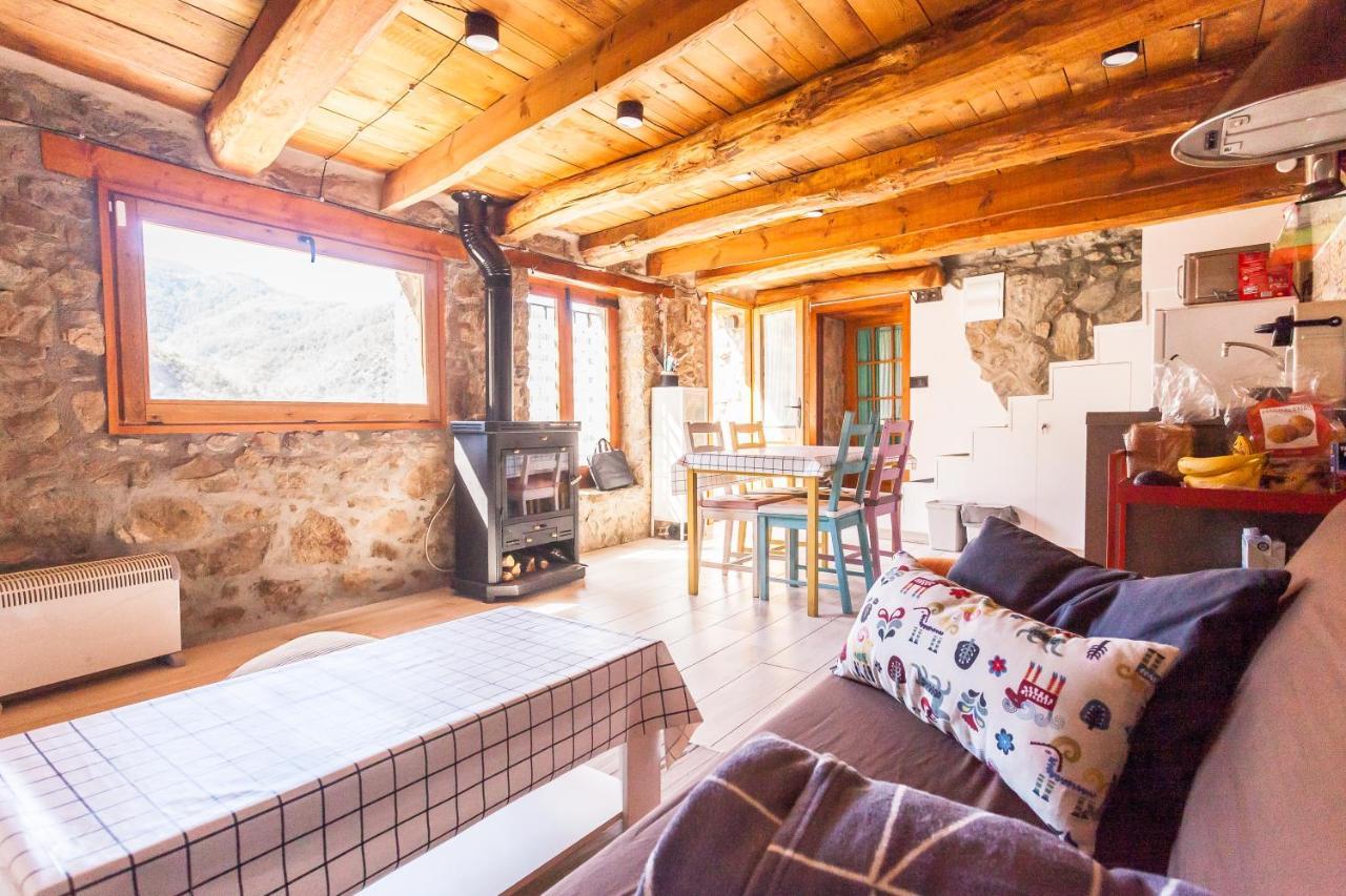 Casa Rustica La Borda De La Munda. *