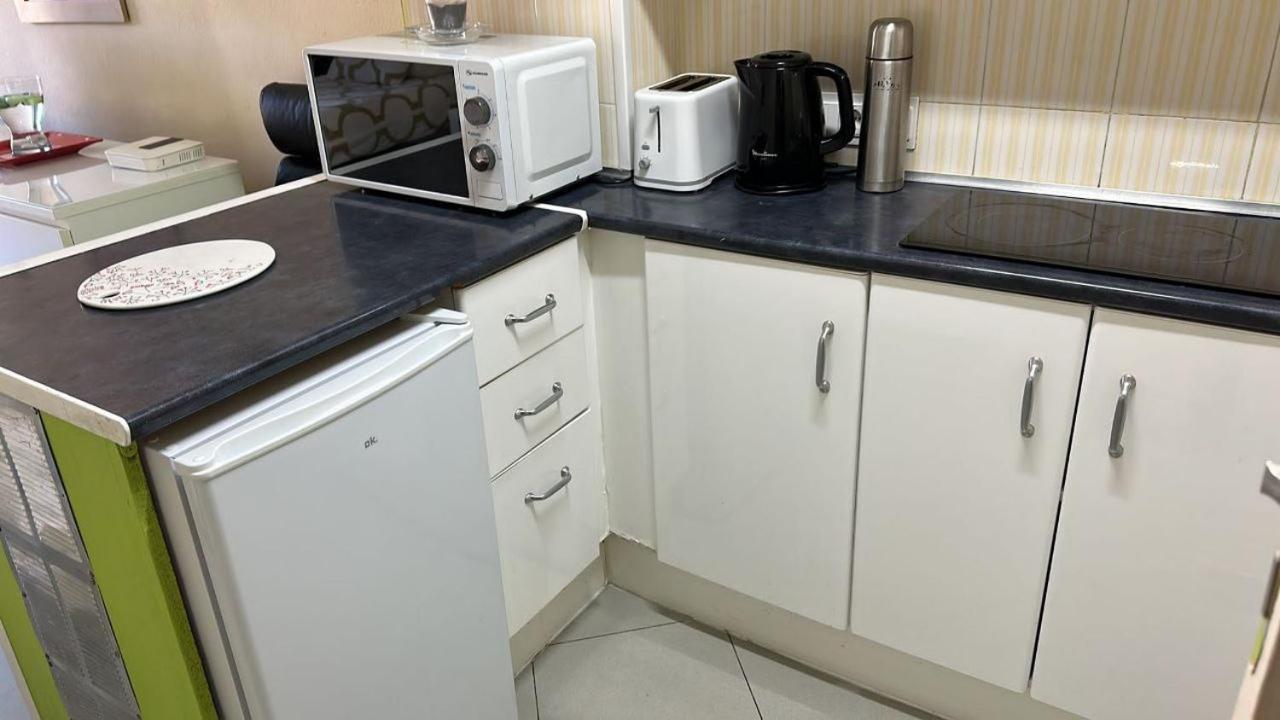 Lovely Near Airport Apartment Torremuelle