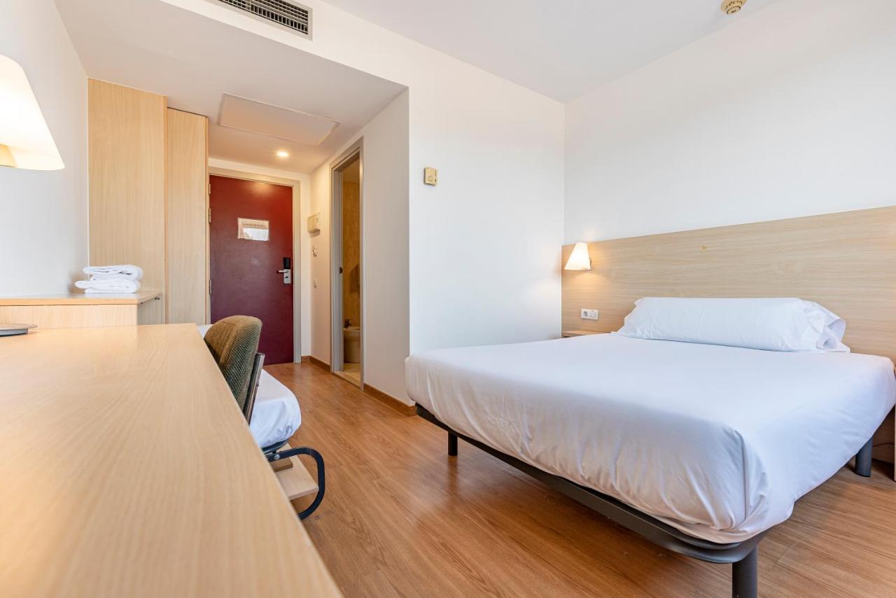 Hotel Basic 2*