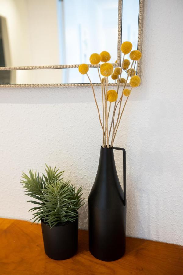 Miel. Centrico, Bonito, Comodo Apartment