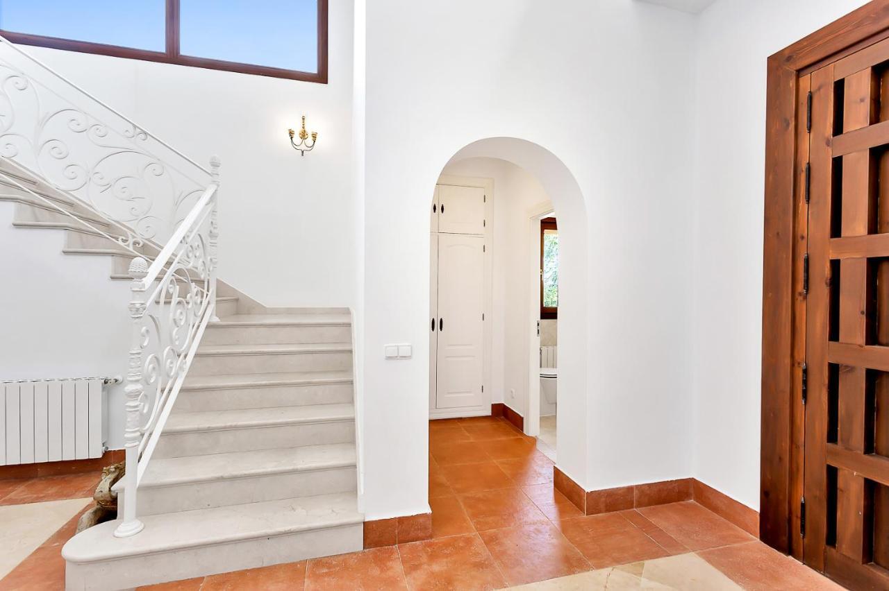 Yolo Spaces - Sotogrande - White House Villa San Roque (Andalucia)